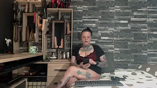 Snapshot of Mistress_Miry chatting on 31, 5, 2026 Mistress Miry online show from 31, 5, 2026
