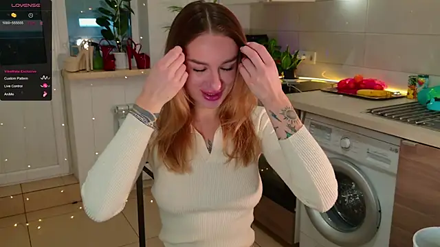 Snapshot of MissLovex chatting on 18, 12, 2025 MissLovex online show from 18, 12, 2025