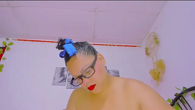 Snapshot of Alhelqueen chatting on 8, 3, 2025 Alhelqueen online show from 8, 3, 2025