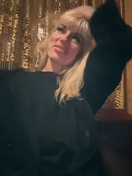 Snapshot of AlinaGrosu chatting on 20, 3, 2025 AlinaGrosu online show from 20, 3, 2025