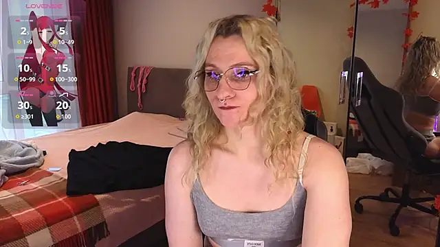 Snapshot of Lori_Myaf chatting on 6, 10, 2025 Lori Myaf online show from 6, 10, 2025