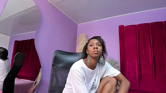 Snapshot of Shanelle__ chatting on 4, 5, 2026 Shanelle online show from 4, 5, 2026
