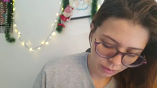 Snapshot of irinasweet27 chatting on 13, 12, 2024 irinasweet27 online show from 13, 12, 2024