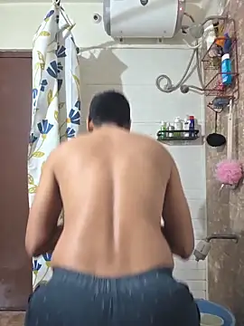 Snapshot of surfer_fun29 chatting on 17, 12, 2025 surfer fun29 online show from 17, 12, 2025