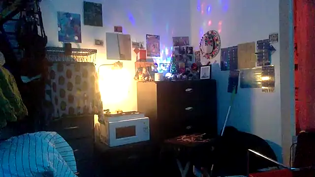 Snapshot of DownstairsSky chatting on 20, 12, 2024 DownstairsSky online show from 20, 12, 2024