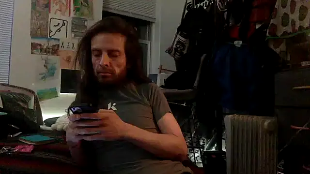 Snapshot of DownstairsSky chatting on 10, 1, 2025 DownstairsSky online show from 10, 1, 2025