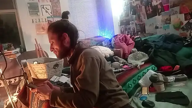 Snapshot of DownstairsSky chatting on 11, 1, 2025 DownstairsSky online show from 11, 1, 2025