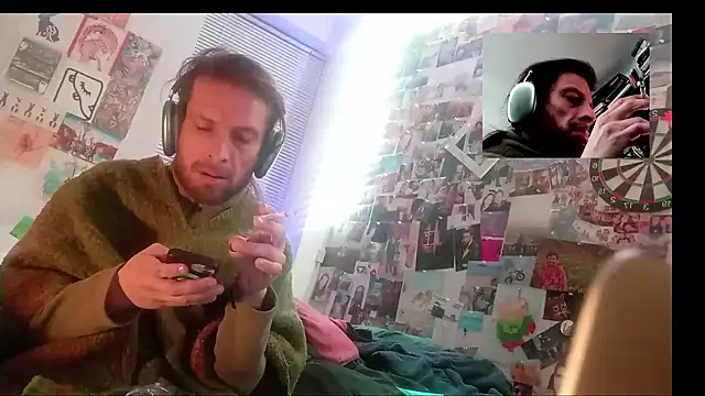 Snapshot of DownstairsSky chatting on 11, 1, 2025 DownstairsSky online show from 11, 1, 2025