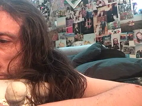 Snapshot of DownstairsSky chatting on 27, 1, 2025 DownstairsSky online show from 27, 1, 2025