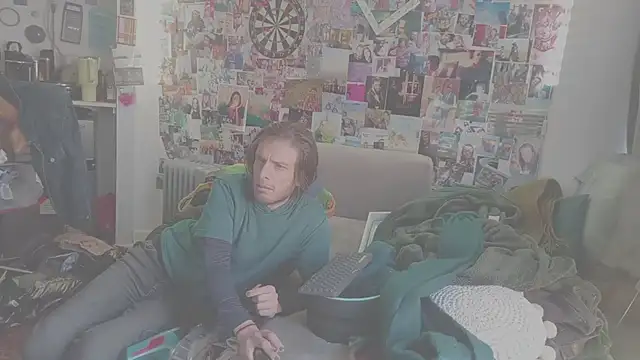 Snapshot of DownstairsSky chatting on 4, 2, 2025 DownstairsSky online show from 4, 2, 2025