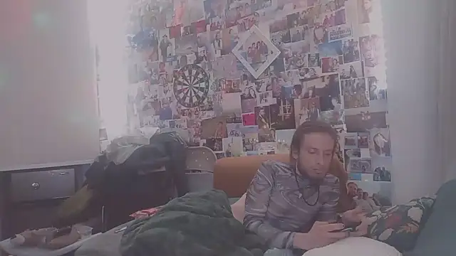 Snapshot of DownstairsSky chatting on 11, 2, 2025 DownstairsSky online show from 11, 2, 2025