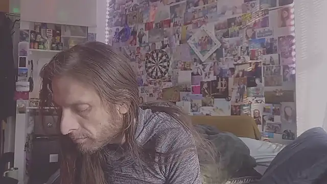 Snapshot of DownstairsSky chatting on 17, 2, 2025 DownstairsSky online show from 17, 2, 2025