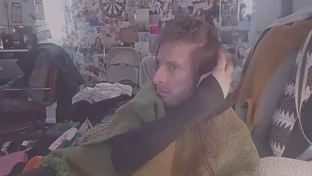 Snapshot of DownstairsSky chatting on 21, 2, 2025 DownstairsSky online show from 21, 2, 2025