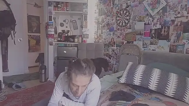 Snapshot of DownstairsSky chatting on 24, 2, 2025 DownstairsSky online show from 24, 2, 2025