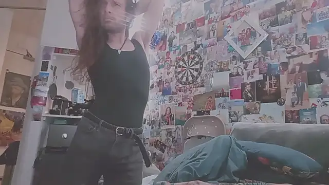 Snapshot of DownstairsSky chatting on 26, 2, 2025 DownstairsSky online show from 26, 2, 2025