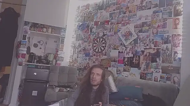 Snapshot of DownstairsSky chatting on 1, 3, 2025 DownstairsSky online show from 1, 3, 2025