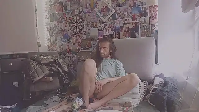 Snapshot of DownstairsSky chatting on 5, 3, 2025 DownstairsSky online show from 5, 3, 2025