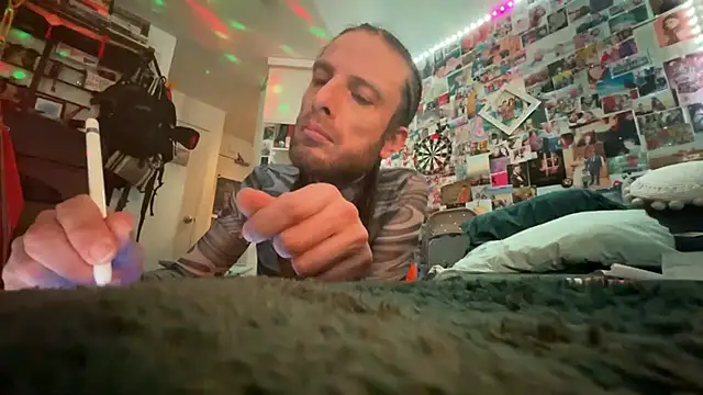 Snapshot of DownstairsSky chatting on 16, 3, 2025 DownstairsSky online show from 16, 3, 2025