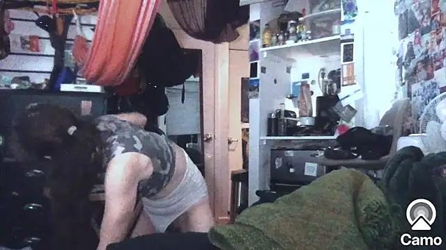 Snapshot of DownstairsSky chatting on 9, 10, 2025 DownstairsSky online show from 9, 10, 2025