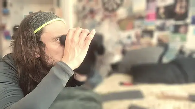 Snapshot of DownstairsSky chatting on 13, 10, 2025 DownstairsSky online show from 13, 10, 2025