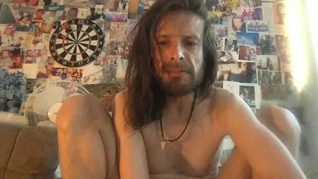 Snapshot of DownstairsSky chatting on 19, 10, 2025 DownstairsSky online show from 19, 10, 2025