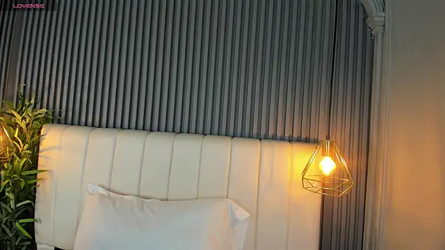 SaraRiley online show from 1, 12, 2025