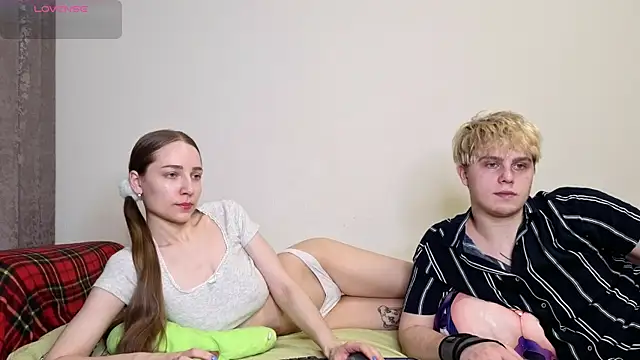 Emily and Ilumi online show from 15, 2, 2026