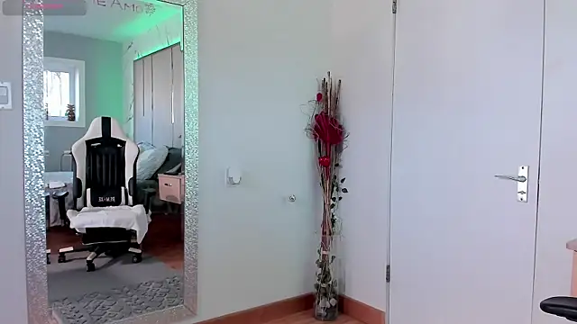 Snapshot of Jadeh_Williams02 chatting on 9, 3, 2025 Jadeh Williams02 online show from 9, 3, 2025