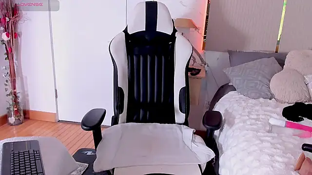 Snapshot of Jadeh_Williams02 chatting on 9, 11, 2025 Jadeh Williams02 online show from 9, 11, 2025