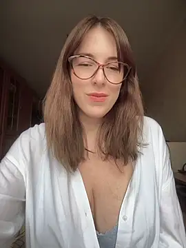 Snapshot of MommmyYummy chatting on 10, 4, 2026 MommmyYummy online show from 10, 4, 2026