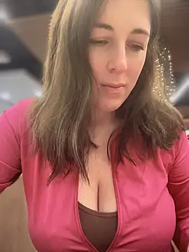 Snapshot of MommmyYummy chatting on 14, 4, 2026 MommmyYummy online show from 14, 4, 2026