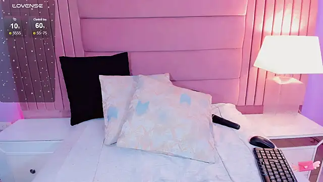 Snapshot of andrea_alvarz chatting on 12, 1, 2025 andrea alvarz online show from 12, 1, 2025