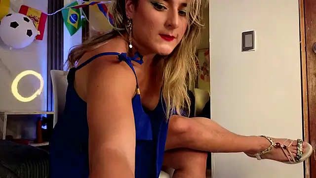 Snapshot of CandyQueenGold chatting on 13, 6, 2026 CandyQueenGold online show from 13, 6, 2026