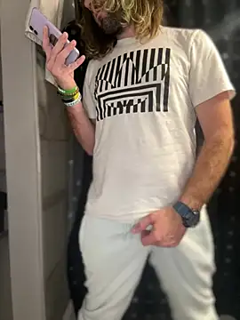 4kUsh2Fashion0 online show from 11, 1, 2025