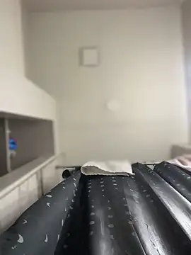 4kUsh2Fashion0 online show from 17, 1, 2025