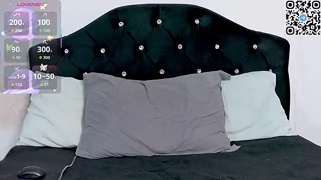 nonawhitemm online show from 17, 10, 2025