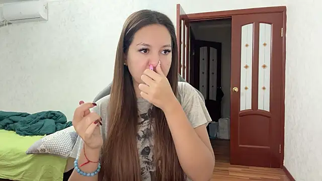 Snapshot of Nelly_Fischer chatting on 12, 12, 2024 Nelly Fischer online show from 12, 12, 2024