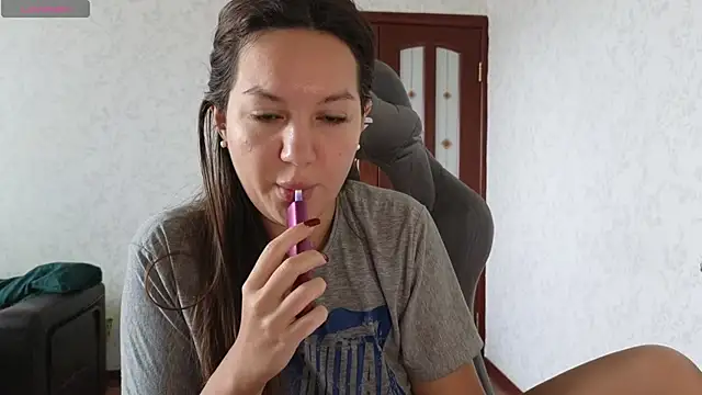 Snapshot of Nelly_Fischer chatting on 21, 12, 2024 Nelly Fischer online show from 21, 12, 2024