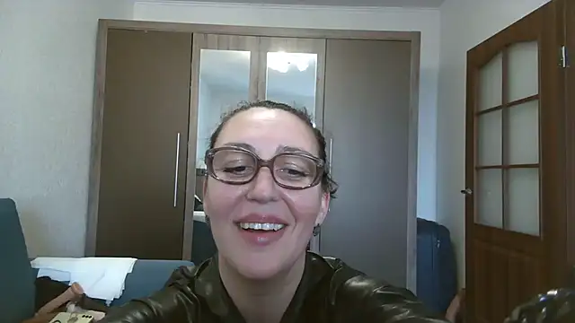 Ulyana72882 online show from 5, 2, 2025