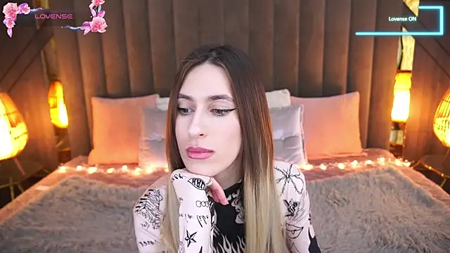 Sexy Lava online show from 4, 3, 2025