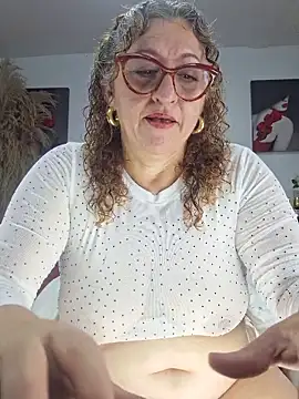 Snapshot of evelin_hott chatting on 11, 1, 2026 evelin hott online show from 11, 1, 2026