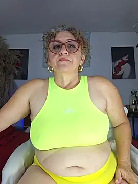 Snapshot of evelin_hott chatting on 13, 1, 2026 evelin hott online show from 13, 1, 2026