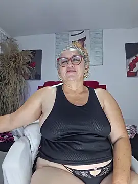 Snapshot of evelin_hott chatting on 3, 2, 2026 evelin hott online show from 3, 2, 2026