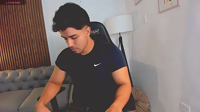 Snapshot of liam_collins21 chatting on 29, 10, 2025 liam collins21 online show from 29, 10, 2025