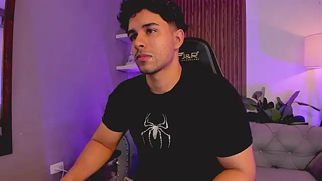 Snapshot of liam_collins21 chatting on 16, 12, 2025 liam collins21 online show from 16, 12, 2025