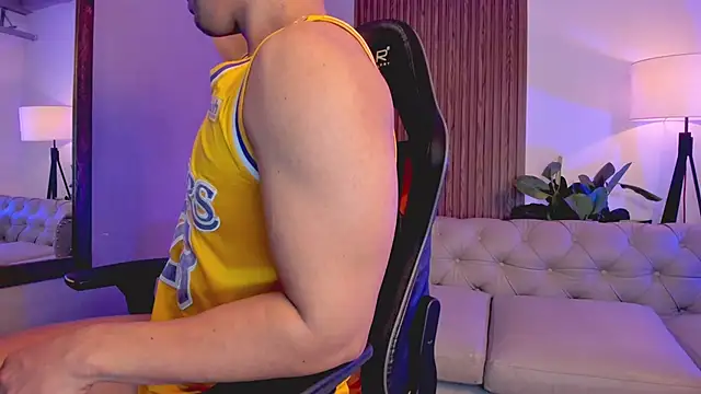 Snapshot of liam_collins21 chatting on 17, 12, 2025 liam collins21 online show from 17, 12, 2025