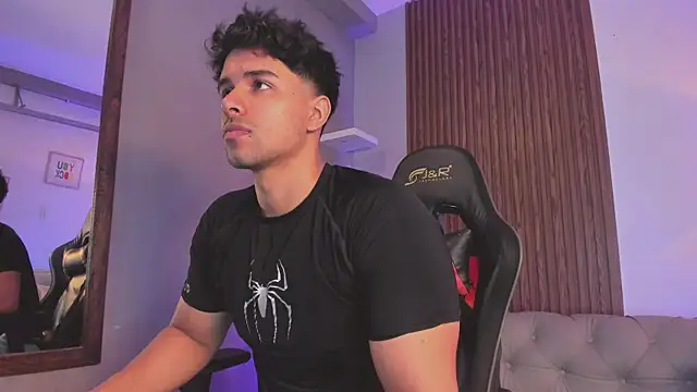 Snapshot of liam_collins21 chatting on 8, 1, 2026 liam collins21 online show from 8, 1, 2026