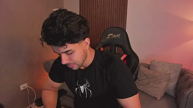 Snapshot of liam_collins21 chatting on 15, 2, 2026 liam collins21 online show from 15, 2, 2026