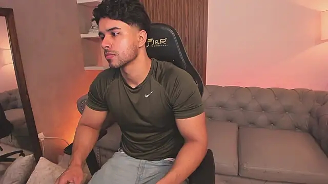 Snapshot of liam_collins21 chatting on 17, 2, 2026 liam collins21 online show from 17, 2, 2026