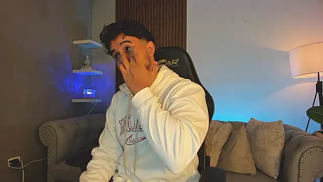 Snapshot of liam_collins21 chatting on 25, 2, 2026 liam collins21 online show from 25, 2, 2026